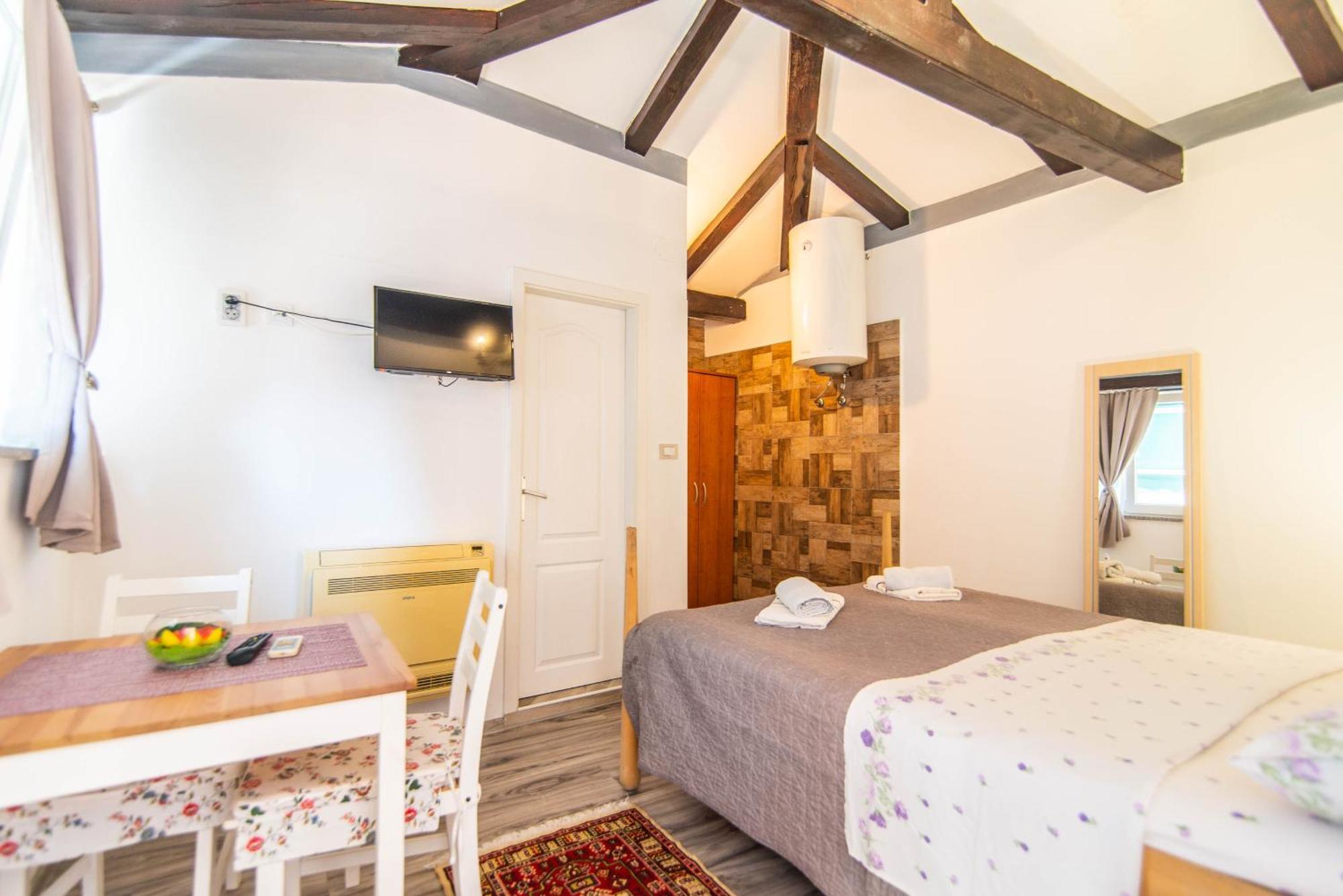 Giovanna Boutique Rooms & Pool Pula Exterior photo
